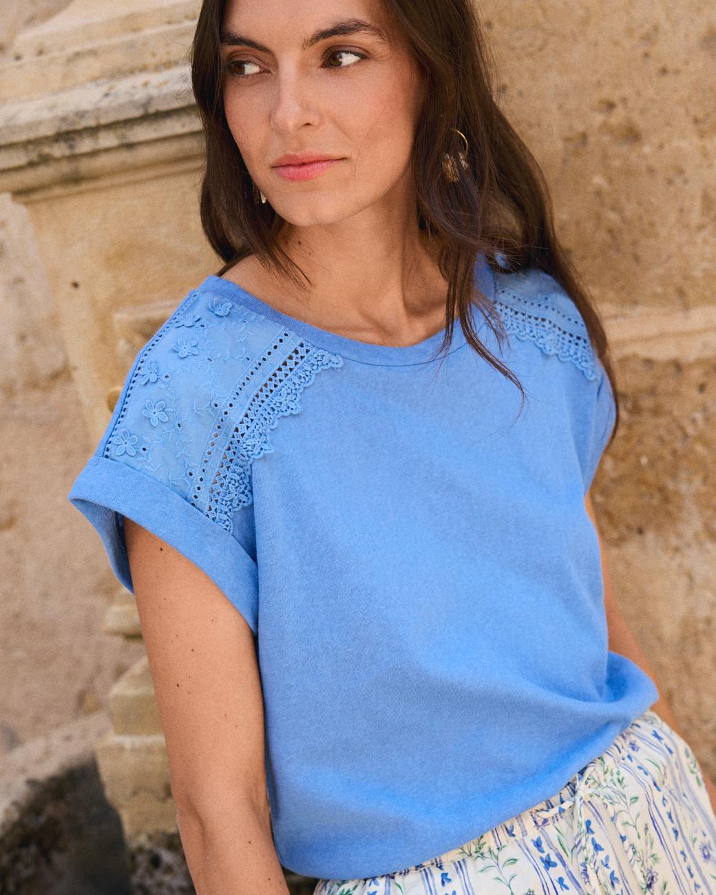 T-Shirt mit Detail Hila