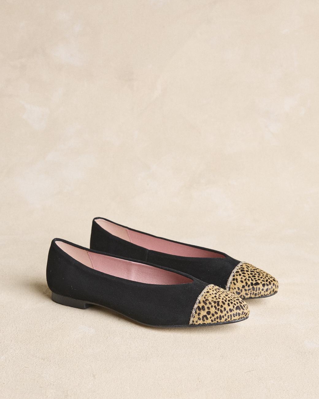 Ballerina mit Animal-Print Spitze
