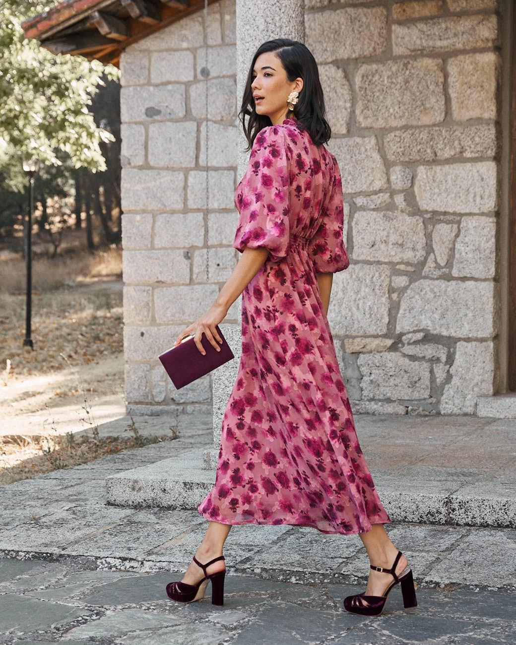Kleid mit Ausschnitt Agunela