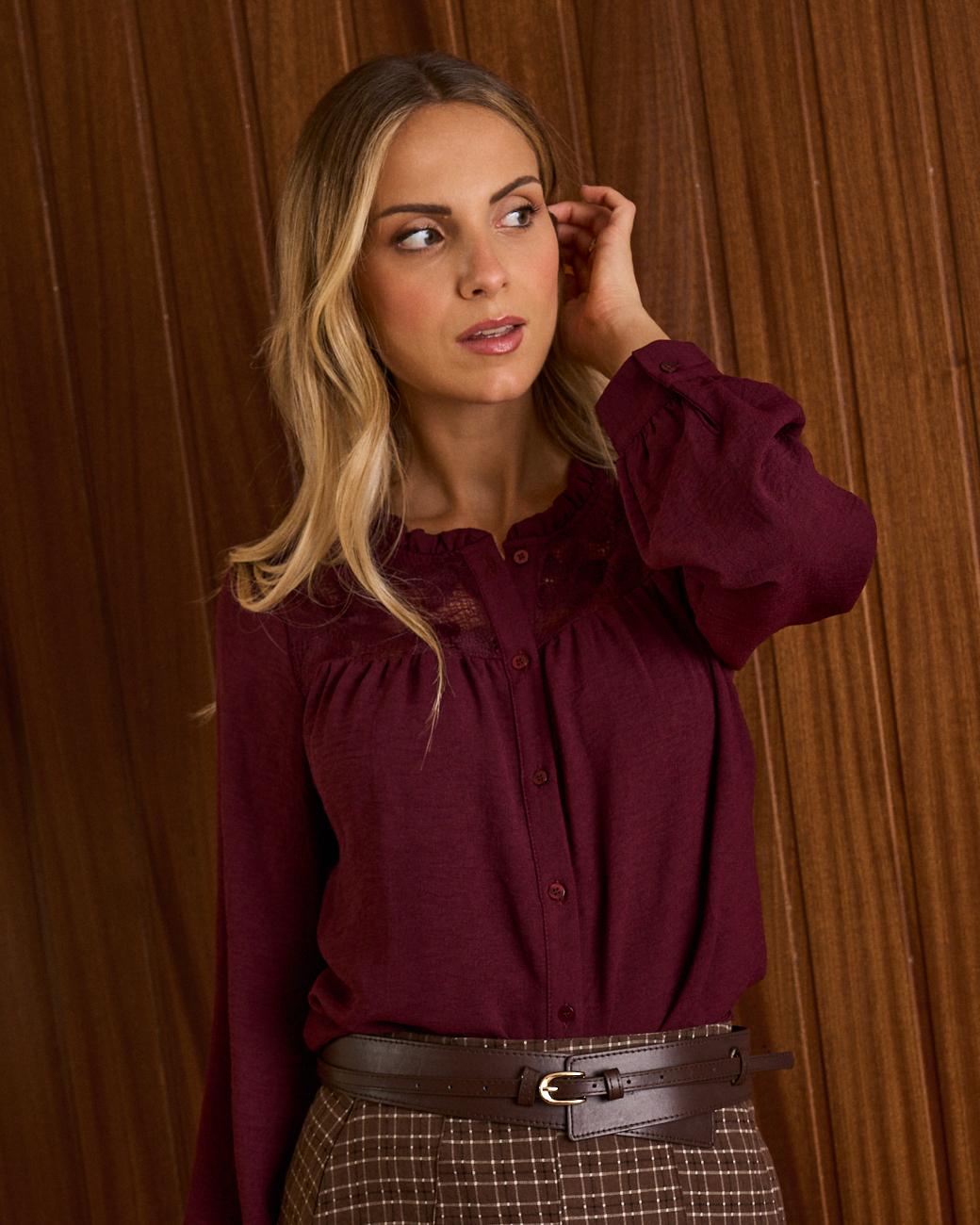 Hemd mit Spitzenblumen Ruby