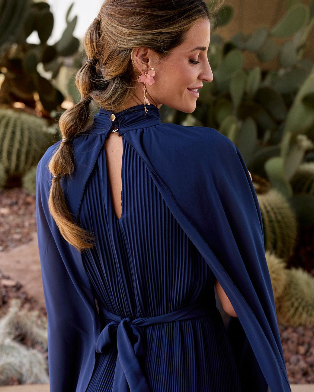 Langes einfarbiges Kleid