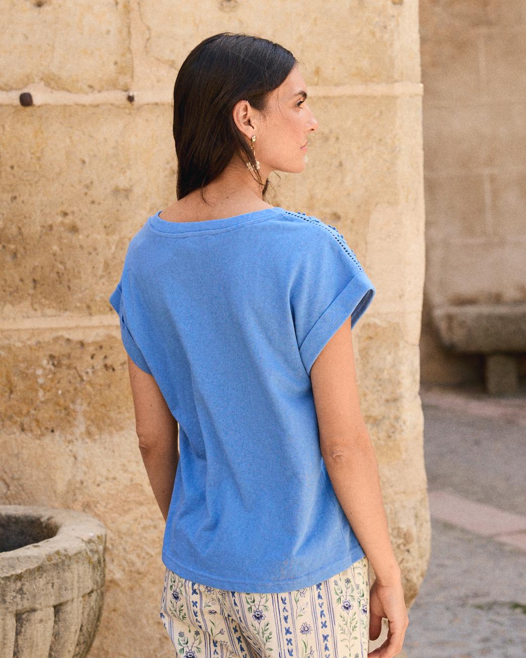 T-Shirt mit Detail Hila
