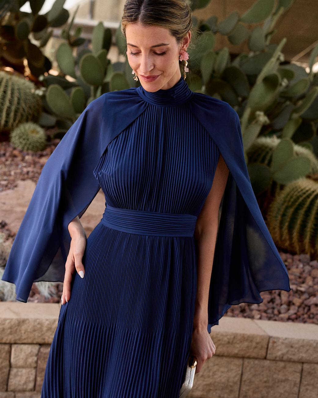 Langes einfarbiges Kleid