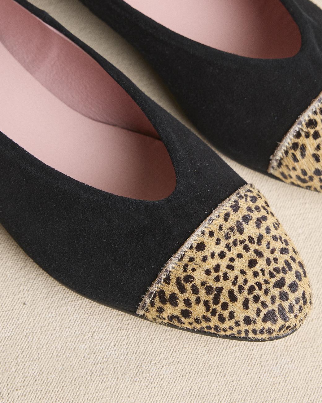 Ballerina mit Animal-Print Spitze