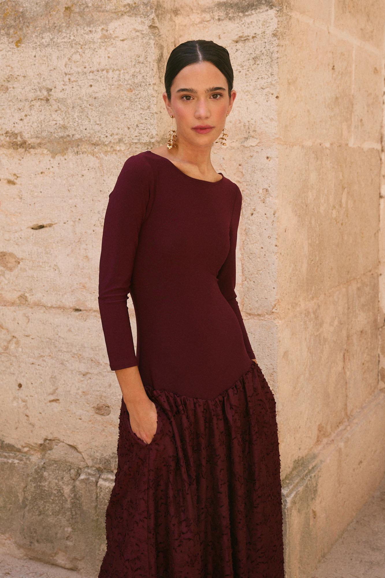 Kleid für Gäste in Granatrot