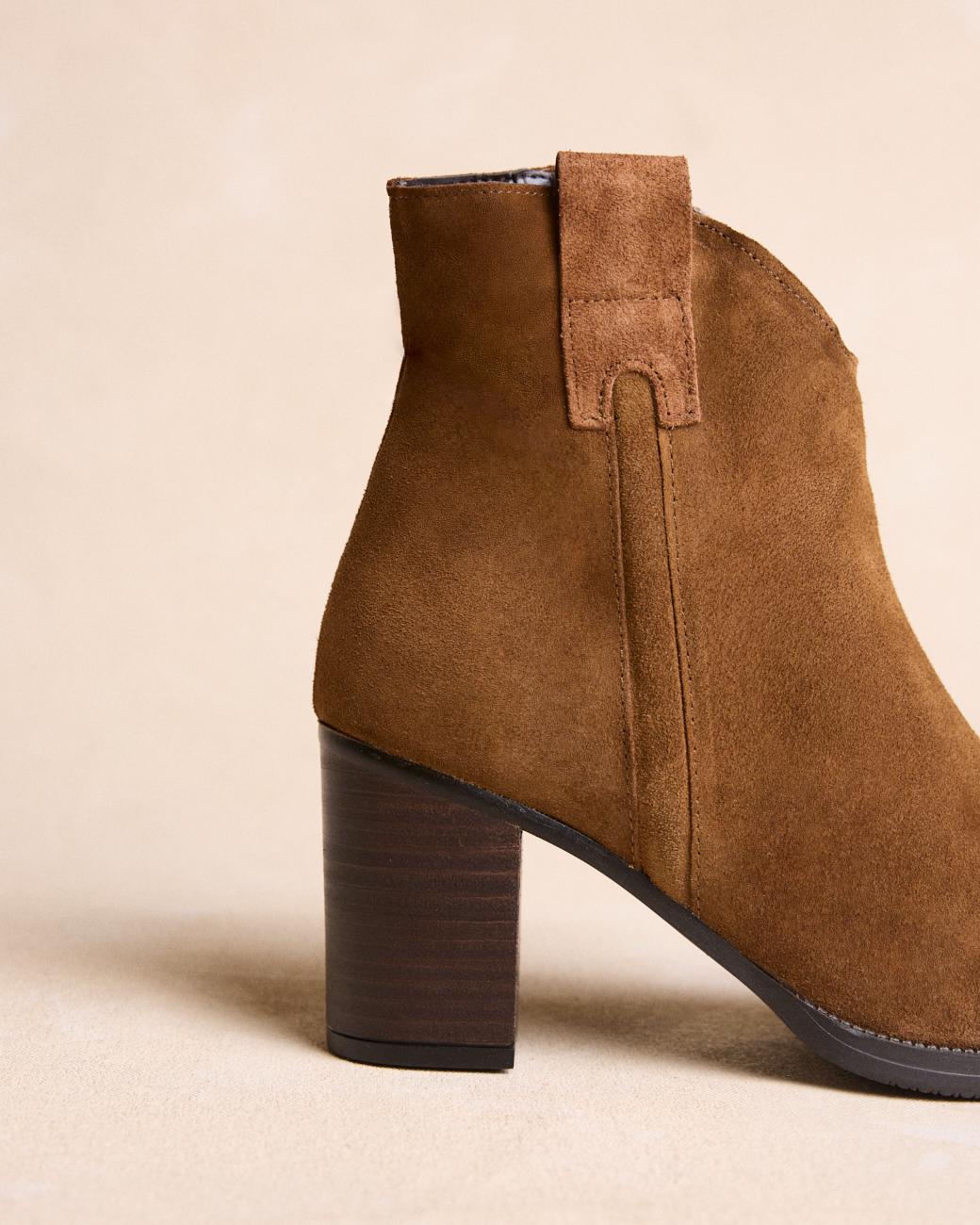 Stiefelette mit mittelhohem Absatz
