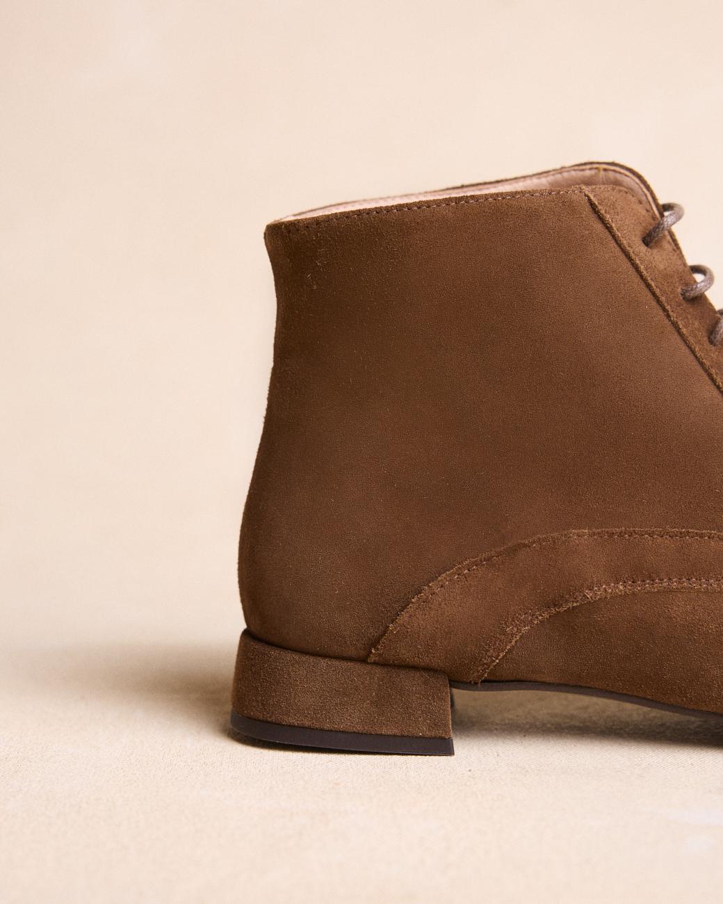 Ninne Stiefeletten mit Schnürsenkeln