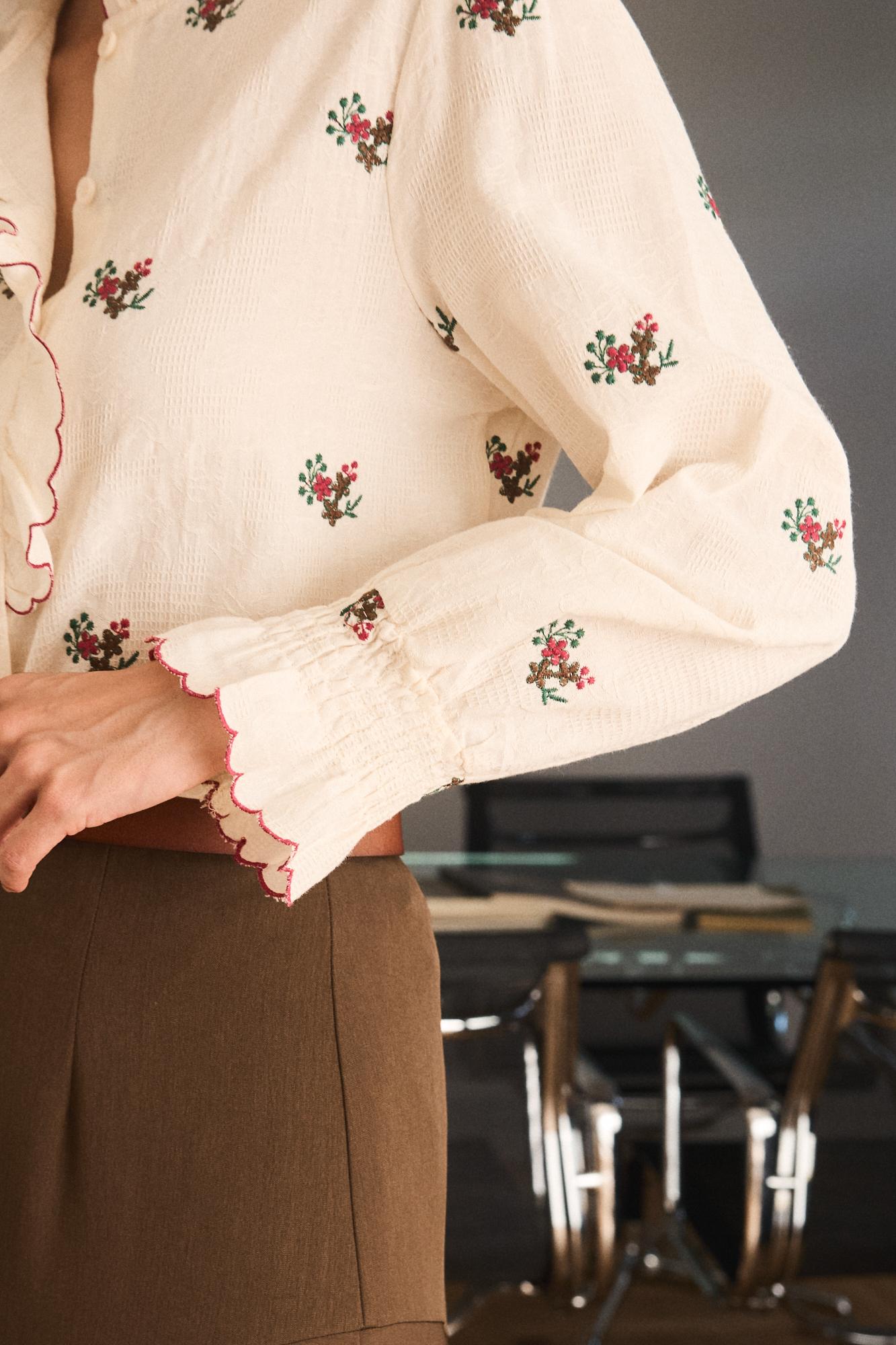 Blumenbluse Halo