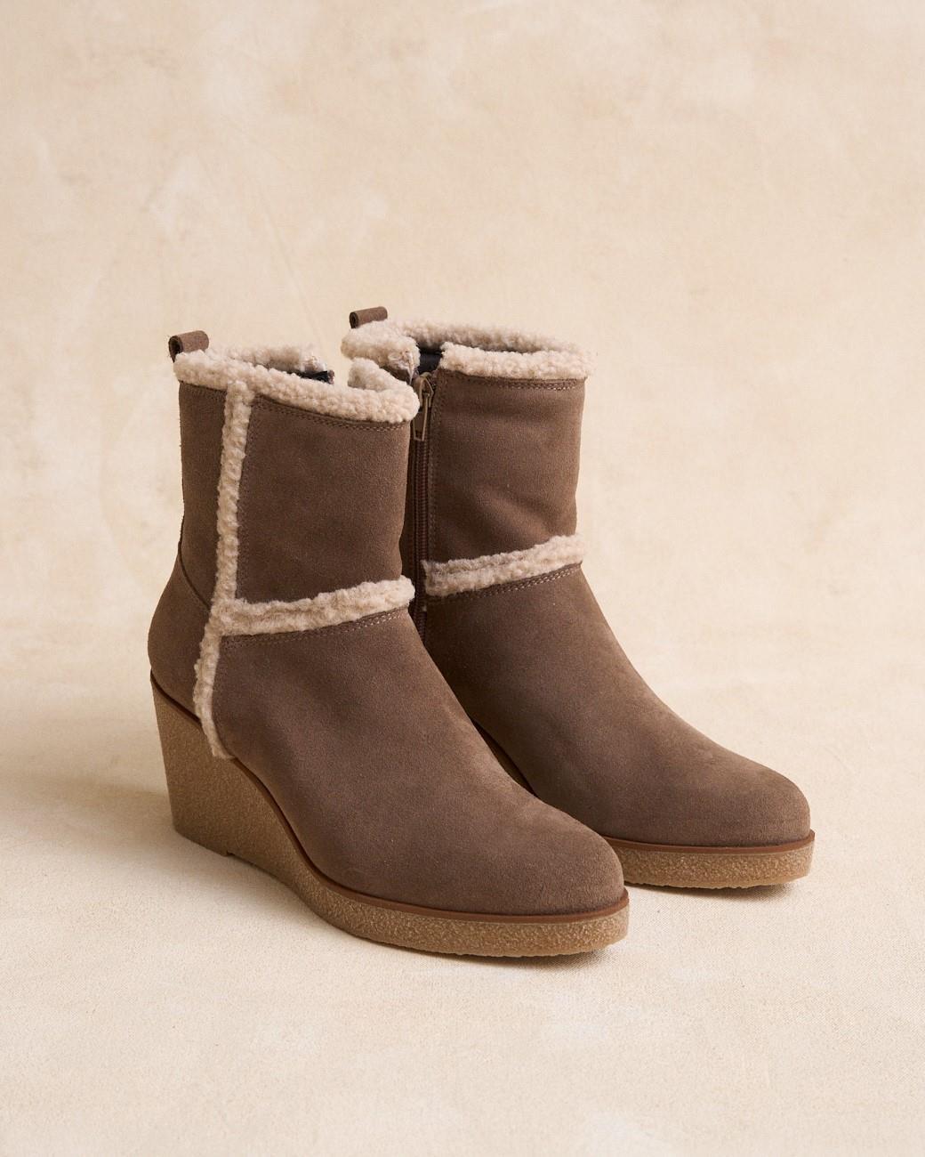 Taupefarbene Stiefelette Betina