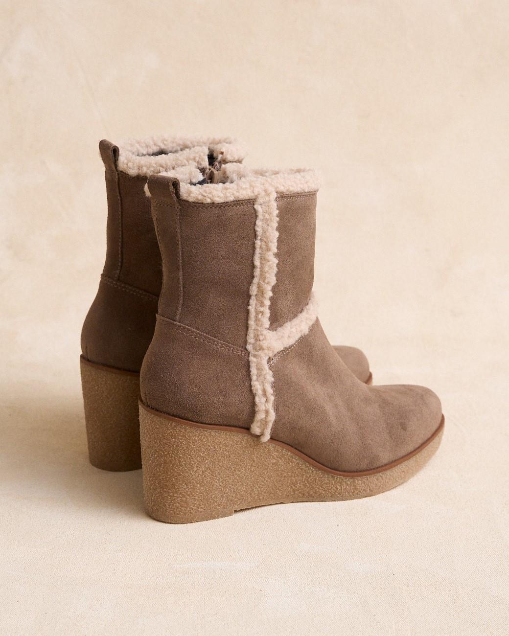 Taupefarbene Stiefelette Betina