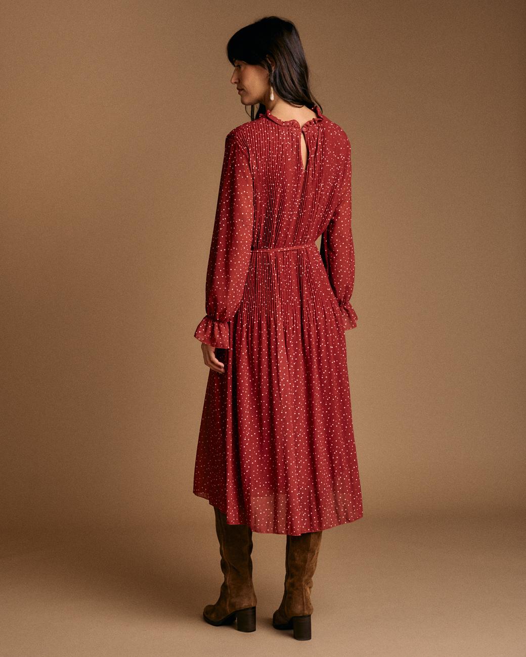 Kleid mit granatfarbenen Punkten