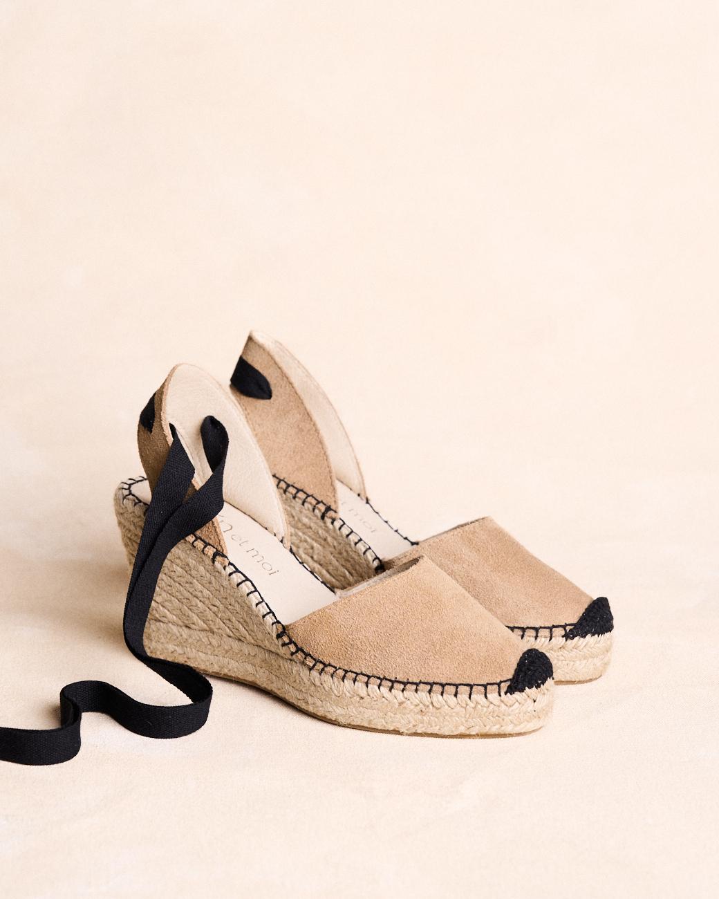 Chanel Spitze Espadrilles
