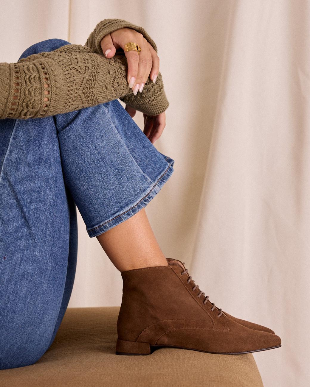 Ninne Stiefeletten mit Schnürsenkeln