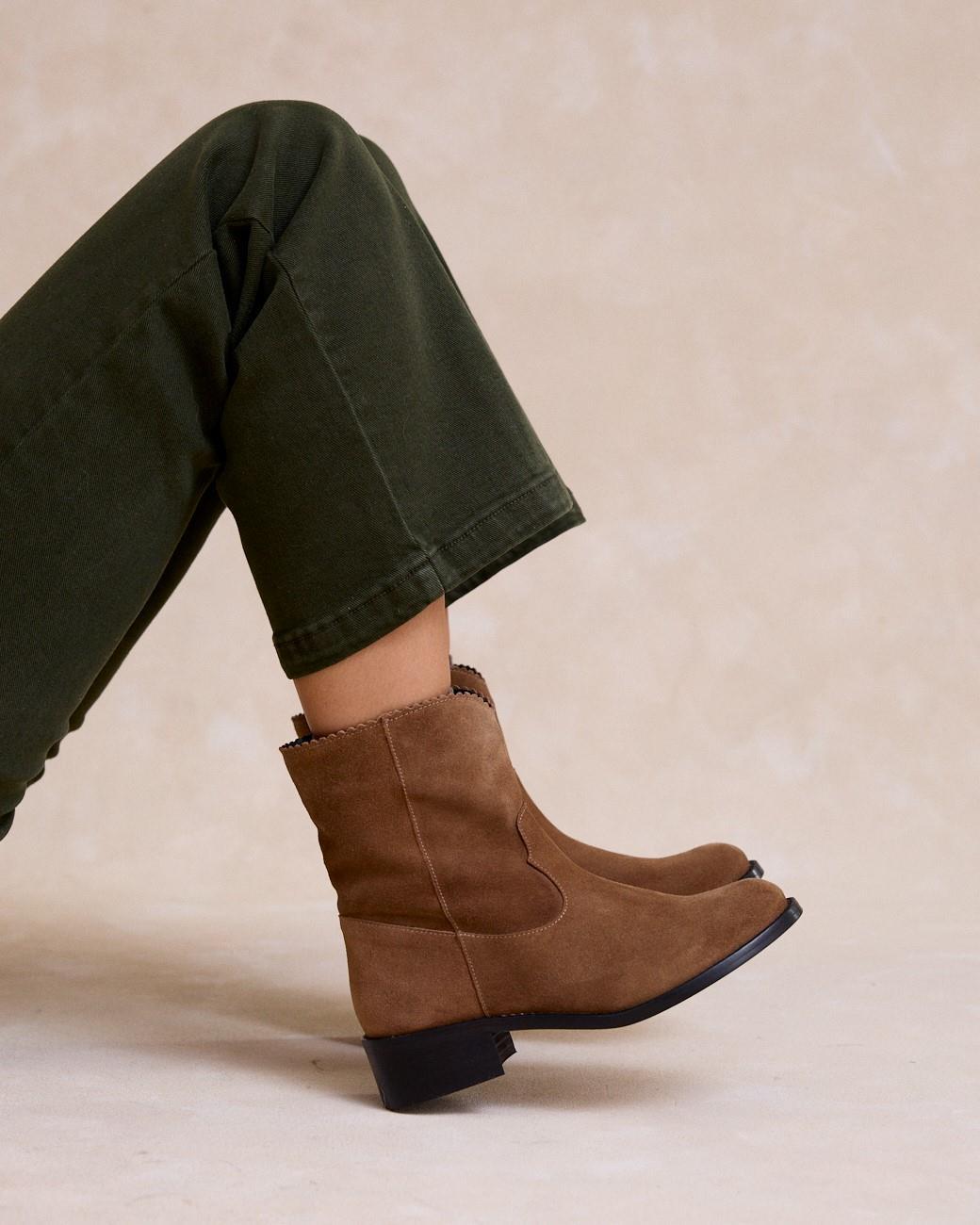 Stiefelette mit Wellen Serrala