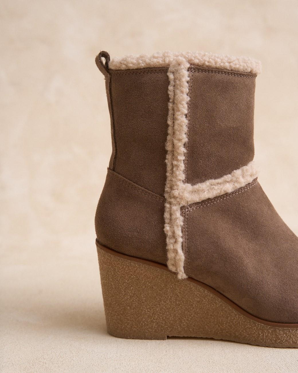 Taupefarbene Stiefelette Betina