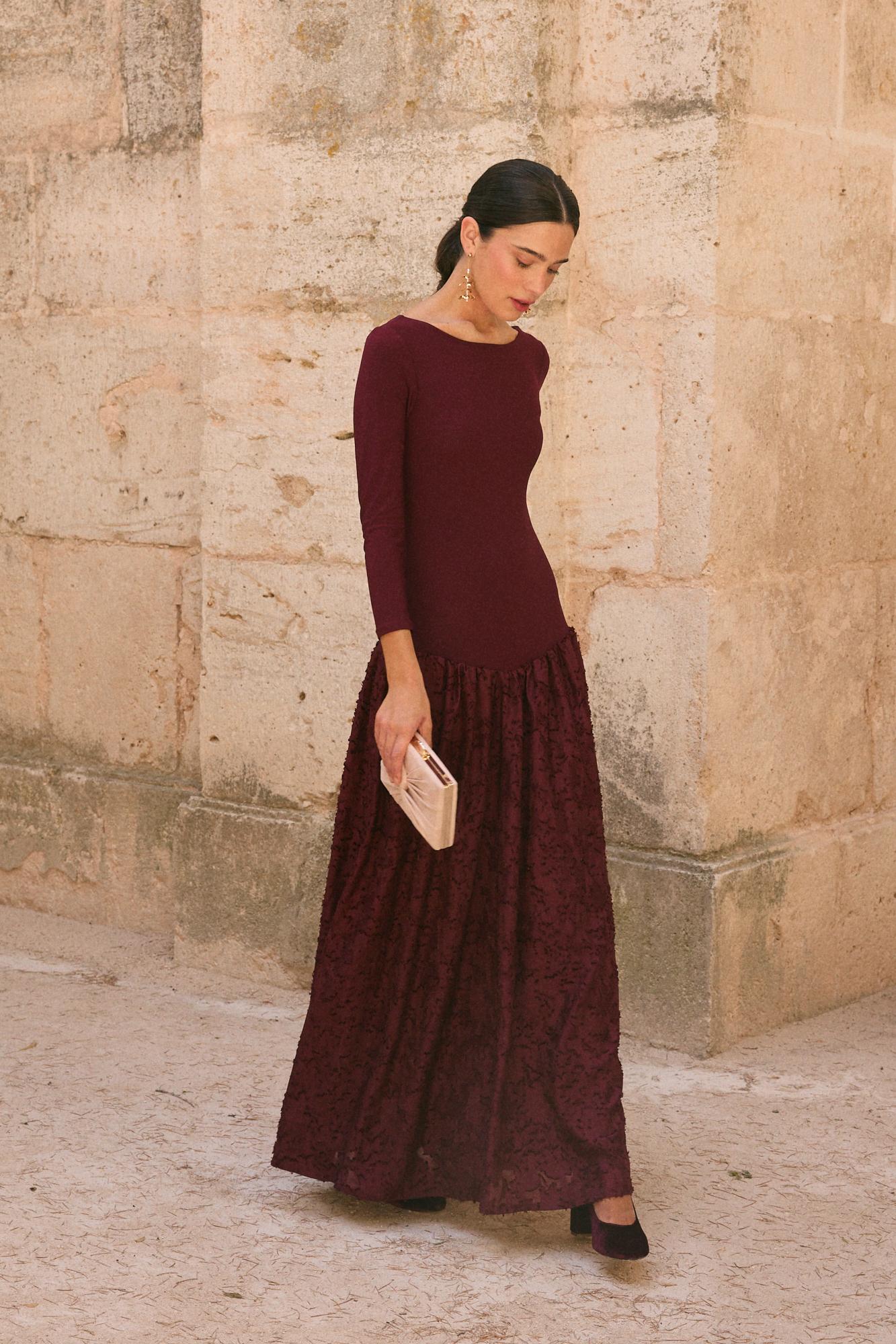 Kleid für Gäste in Granatrot