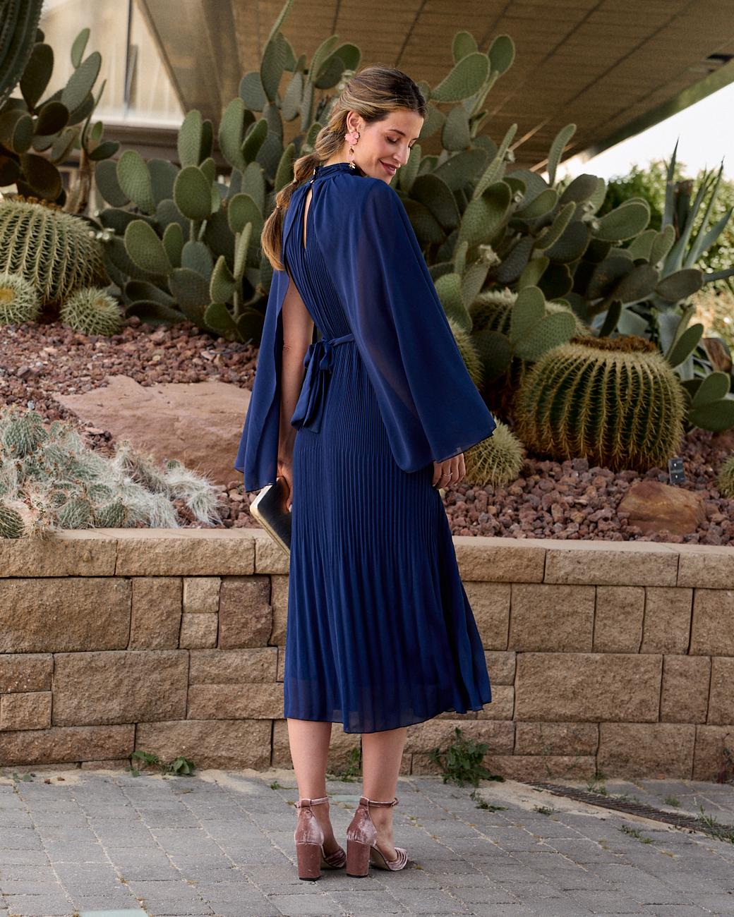 Langes einfarbiges Kleid