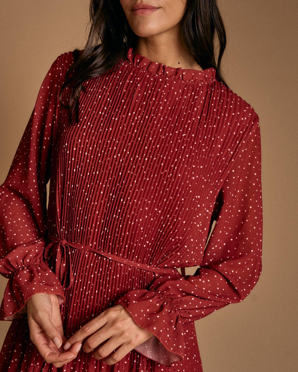 Kleid mit granatfarbenen Punkten