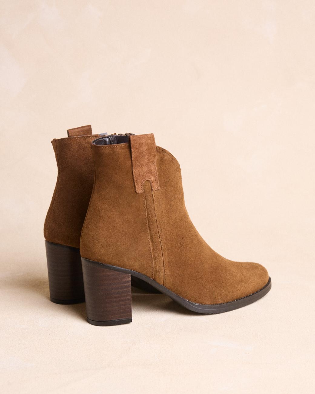 Stiefelette mit mittelhohem Absatz