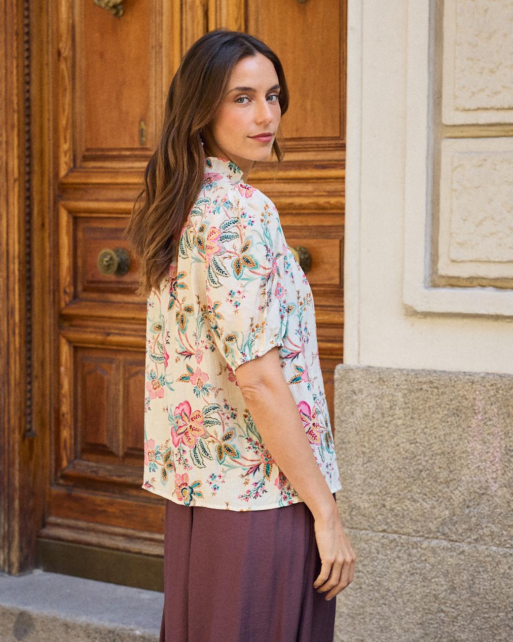 Bluse mit Blumen Tunia