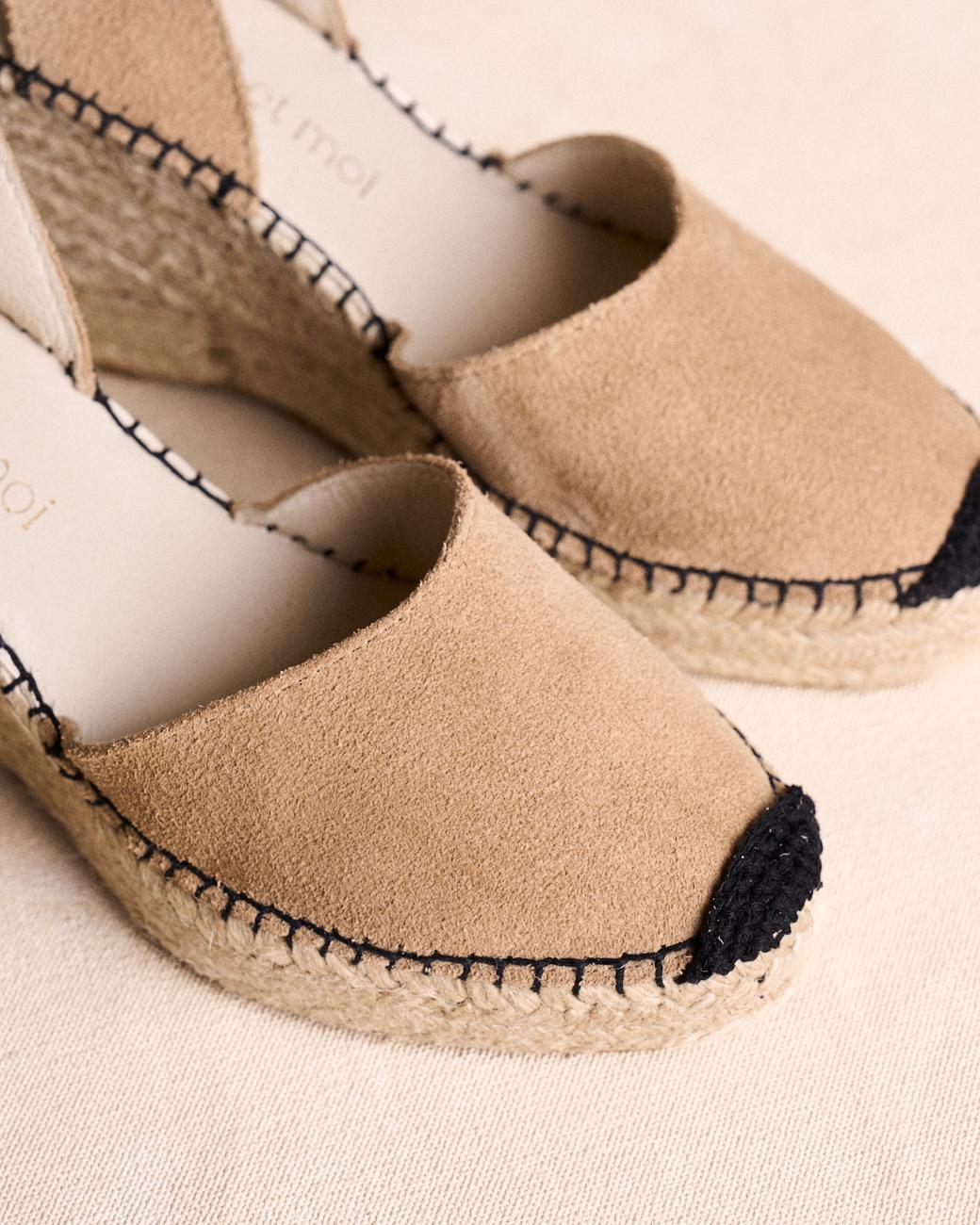 Chanel Spitze Espadrilles