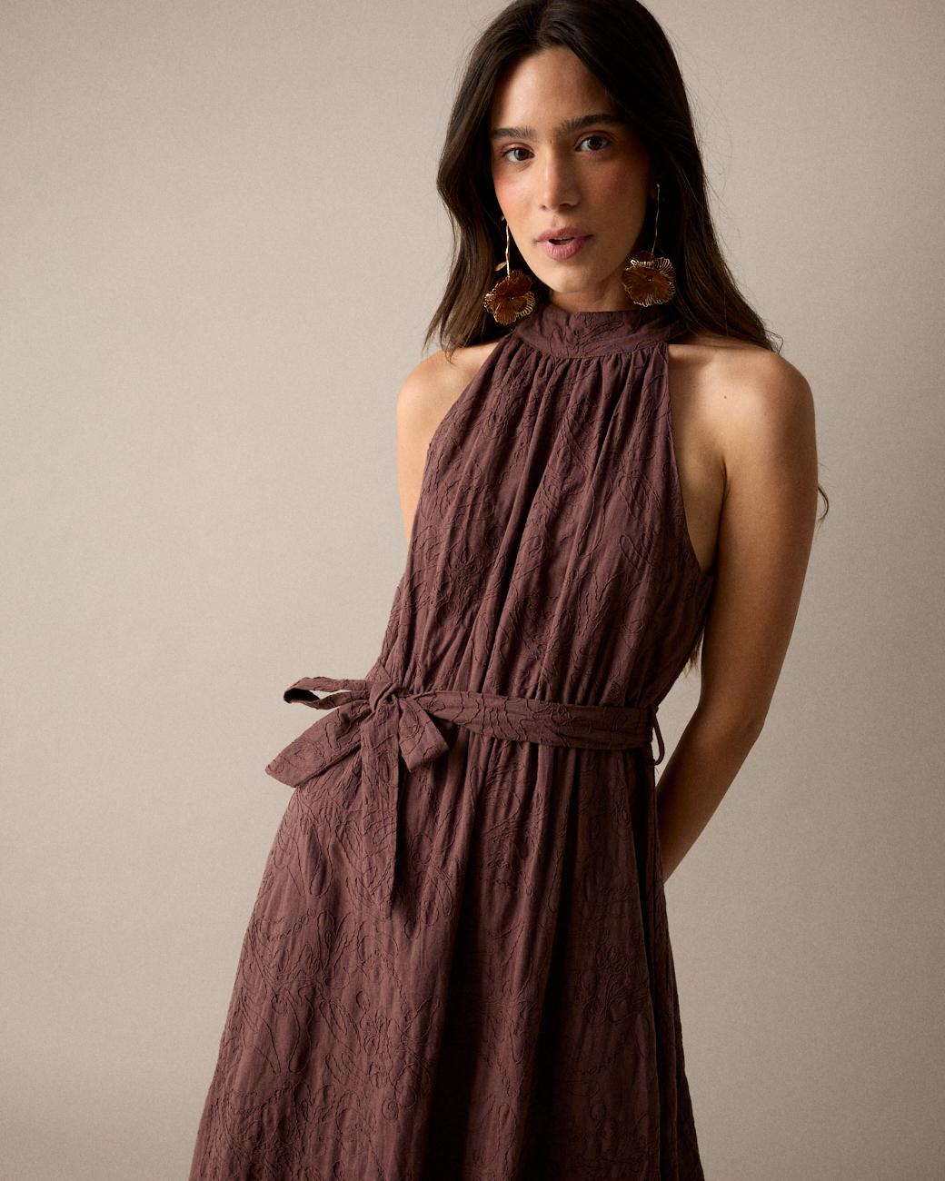 Besticktes Kleid mit Neckholder