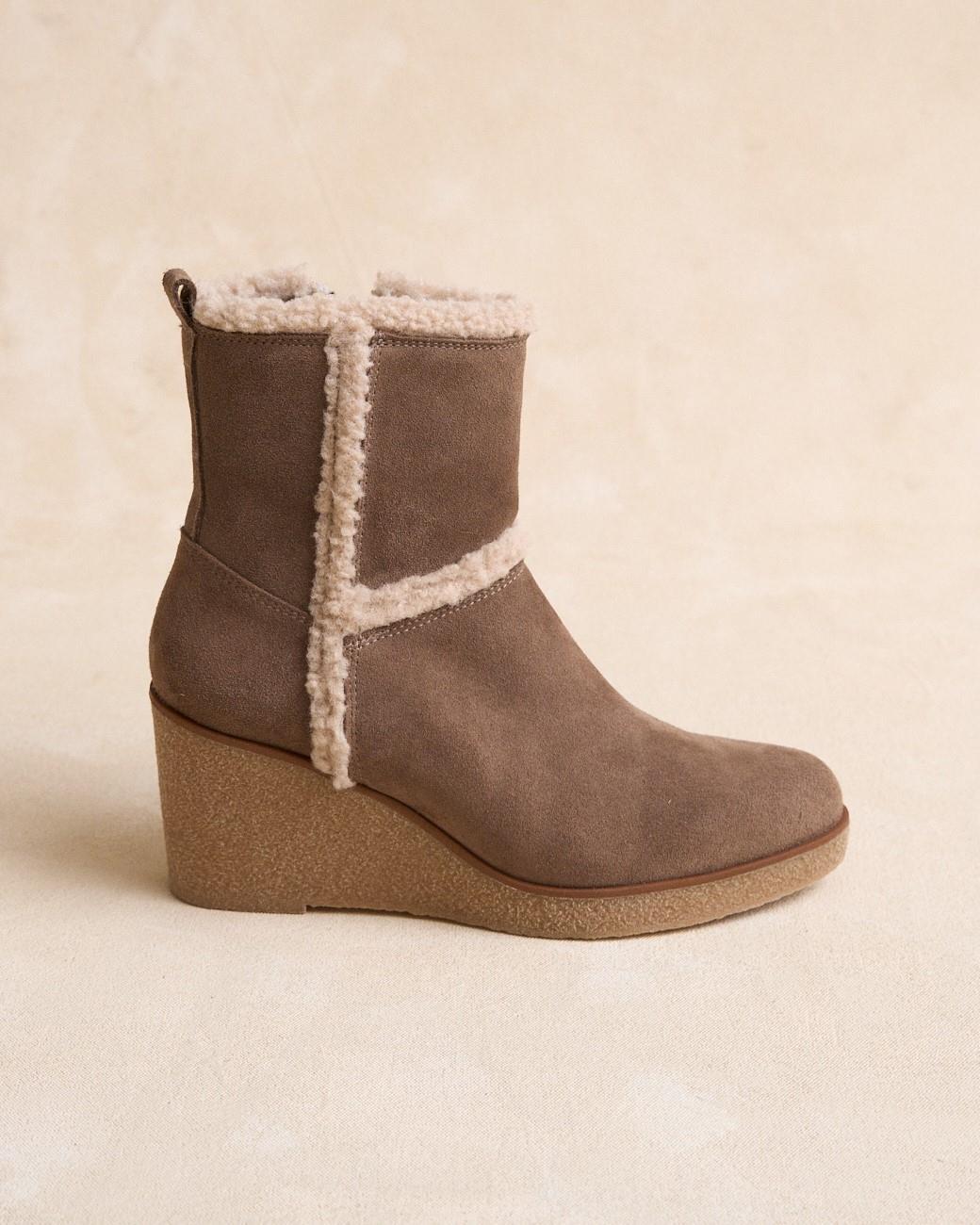 Taupefarbene Stiefelette Betina