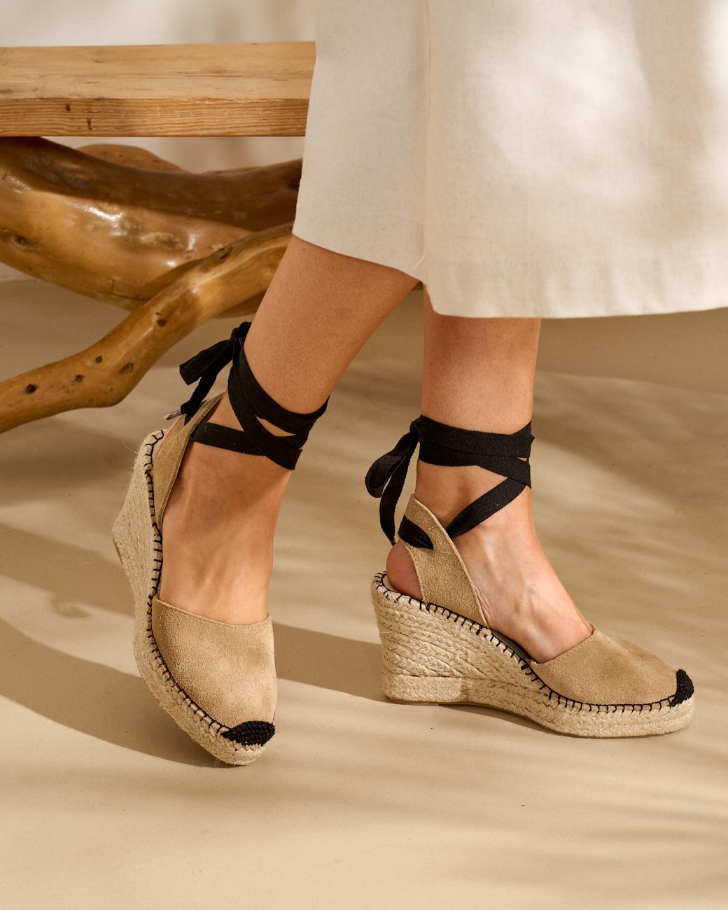 Chanel Spitze Espadrilles