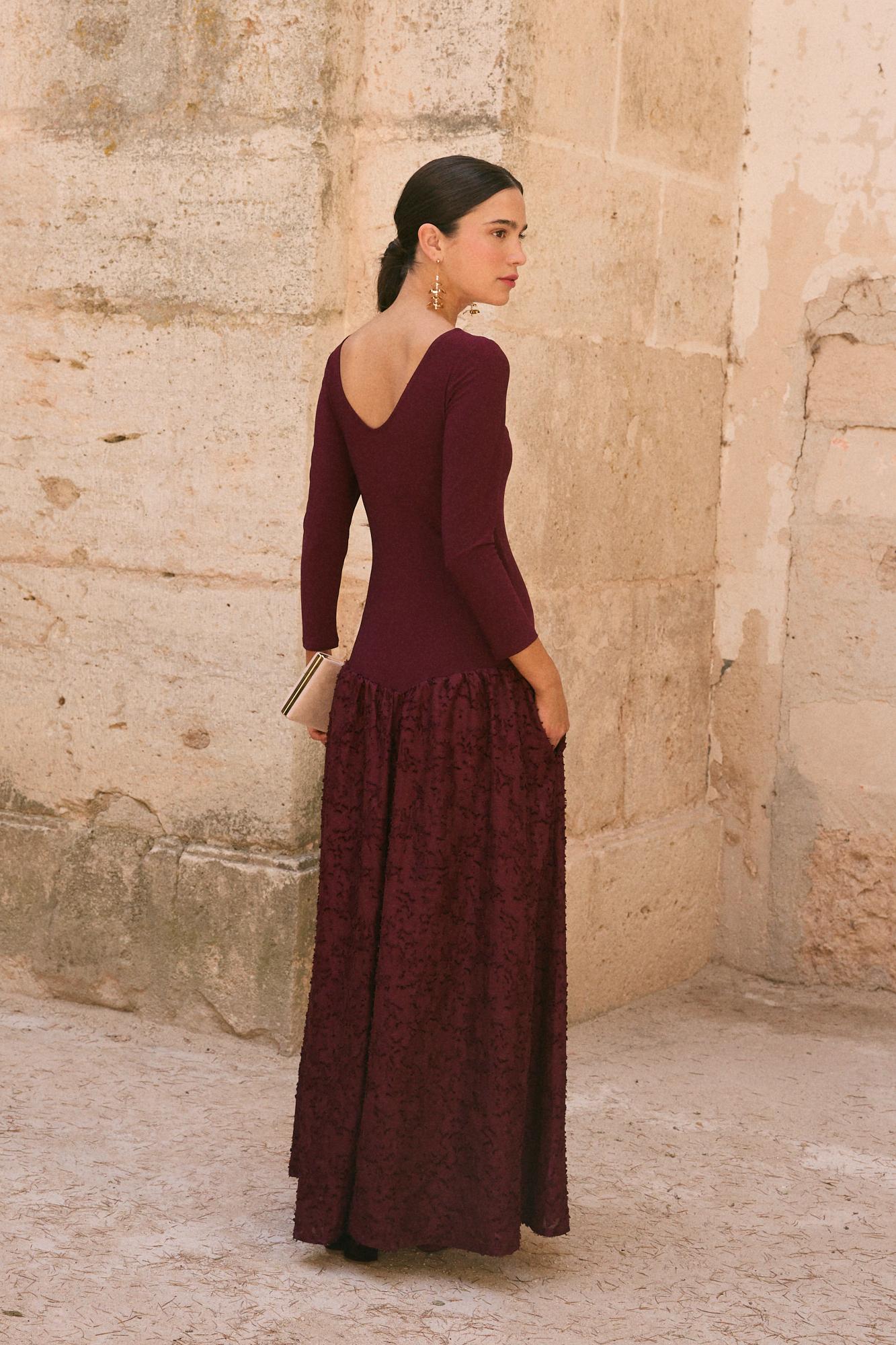 Kleid für Gäste in Granatrot