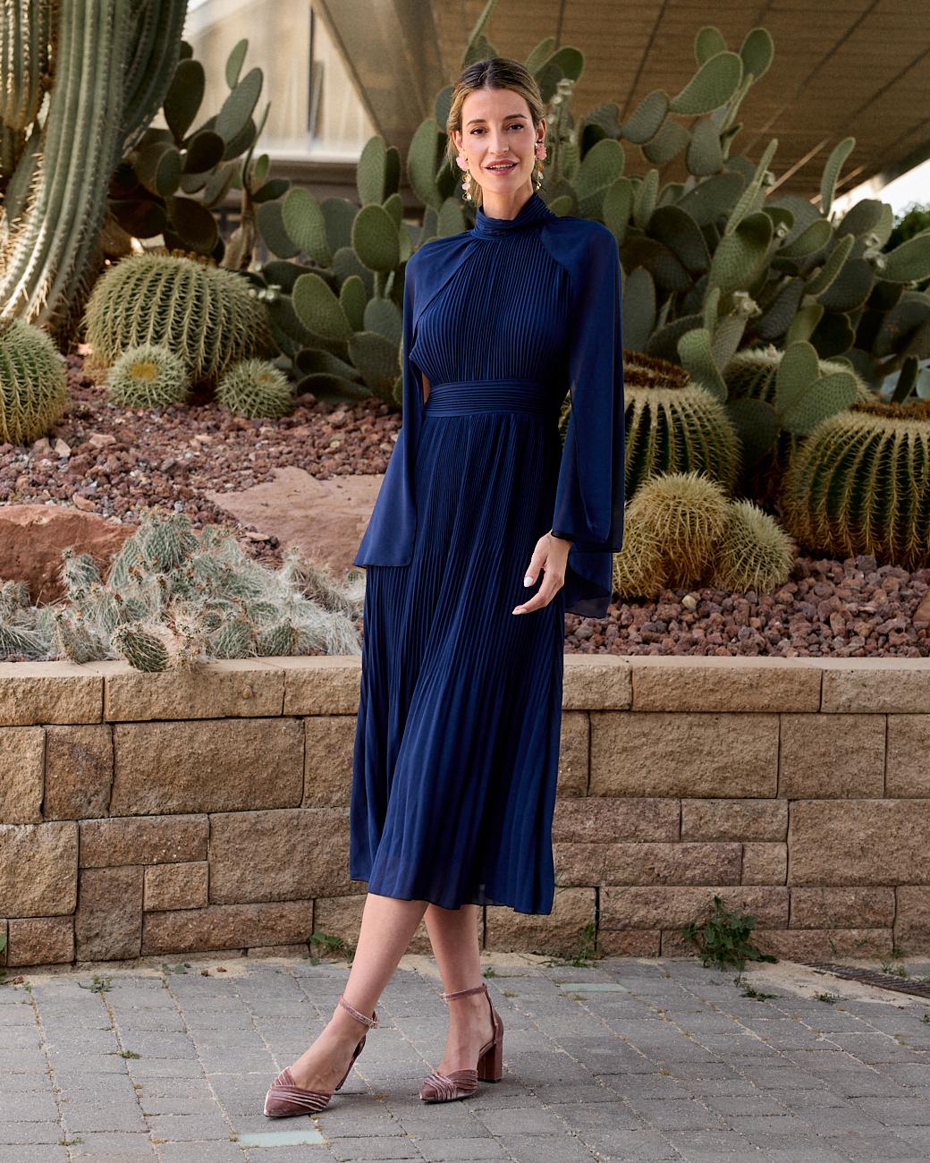 Langes einfarbiges Kleid